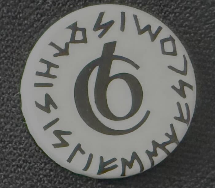 Pin / Button