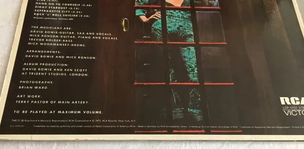David Bowie — The Rise And Fall Of Ziggy Stardust And The Spiders From Mars