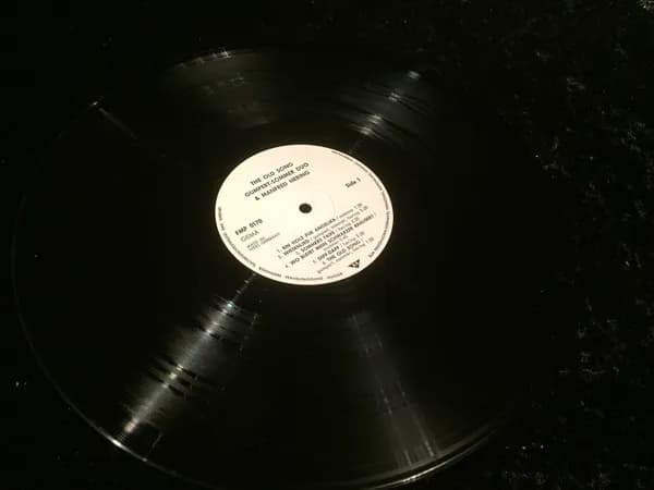 Gumpert-Sommer-Duo Plus Manfred Hering — The Old Song