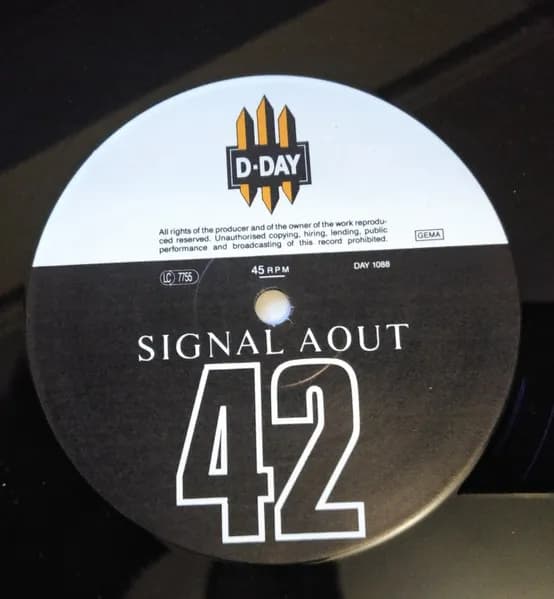 Signal Aout 42 — Pleasure And Crime / Lovely Trees
