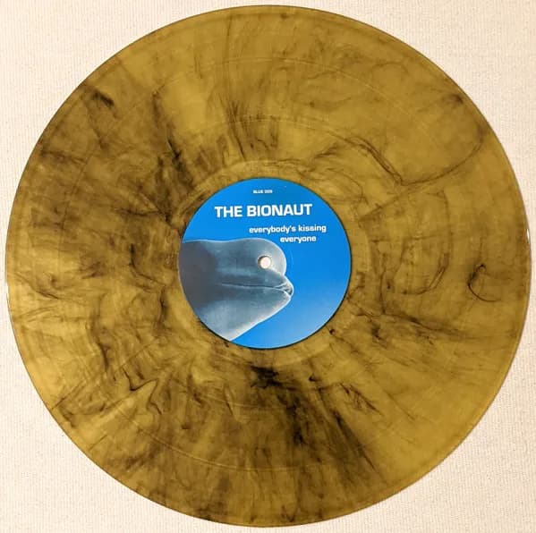 The Bionaut — Everybody's Kissing Everyone