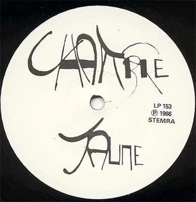 Chambre Jaune — Oscar H. Octopus In Mortal Combat With Judith W. Carrot