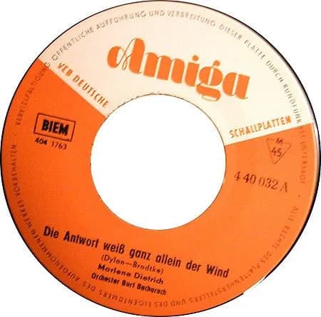 Marlene Dietrich — Die Antwort Weiß Ganz Allein Der Wind / Sag Mir, Wo Die Blumen Sind