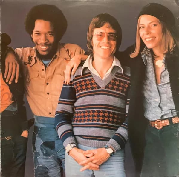 Joni Mitchell And The L.A. Express — Miles Of Aisles