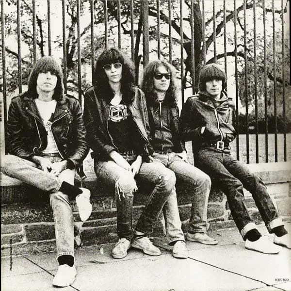 Ramones — Leave Home