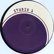 Studio 1 — Blau