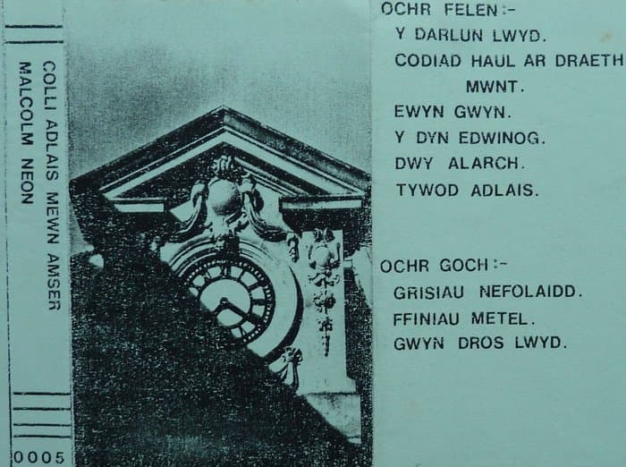 Colli Adlais Mewn Amser